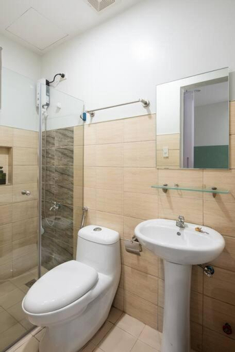 Bathroom 11