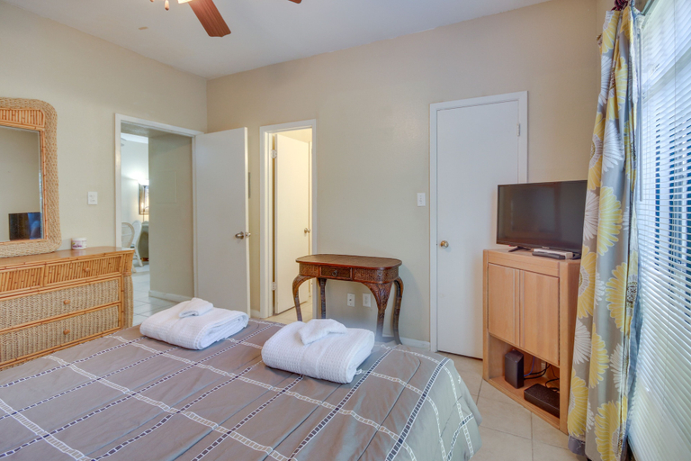 Bedroom 3, Southwest Houston Apartment w/ Pool Access!, Houston