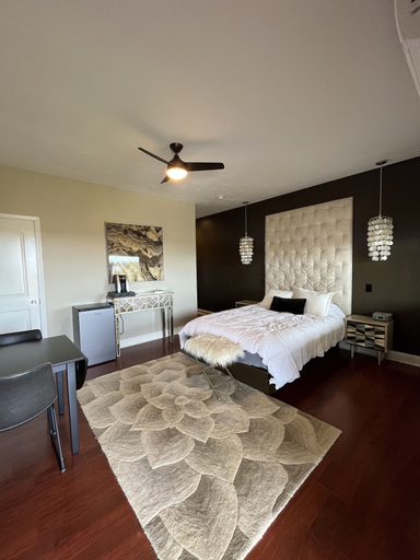 Bedroom 2, The Guesthouse at The Lonely Oak, Llano