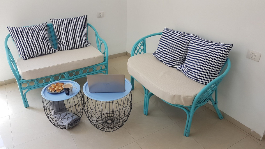 Others 5, Hili Apartments