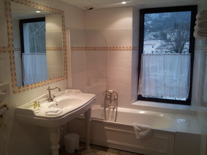 Bathroom 4, Hotel du Poete, Vaucluse