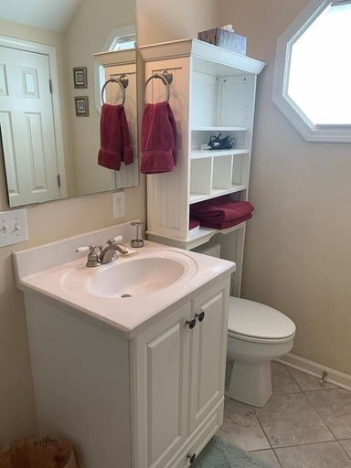 Bathroom 2, Sandy Toes 3 Bedroom Home by RedAwning, Brunswick
