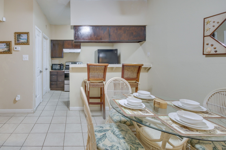Others 1, Southwest Houston Apartment w/ Pool Access!, Houston