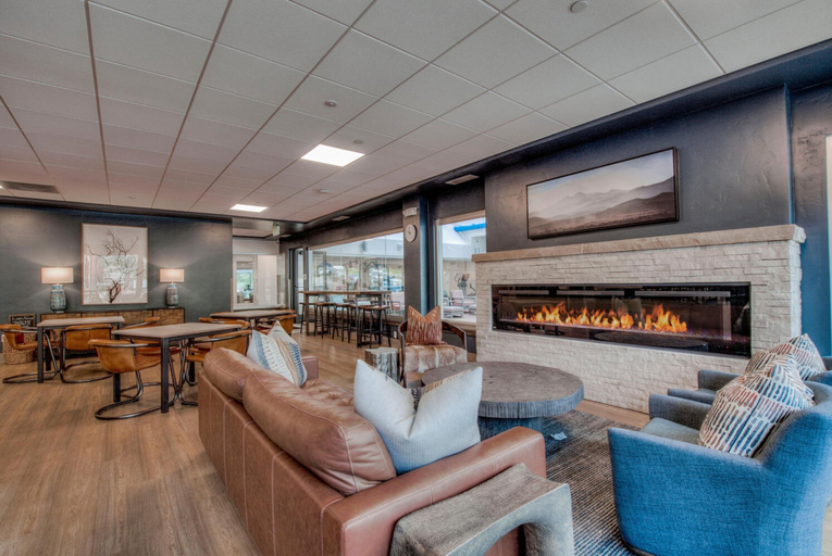 Interior 4, Downtown Studio W/ Sunny Alpine Views- Sleeps 4! Studio Bedroom Condo by RedAwning, Summit