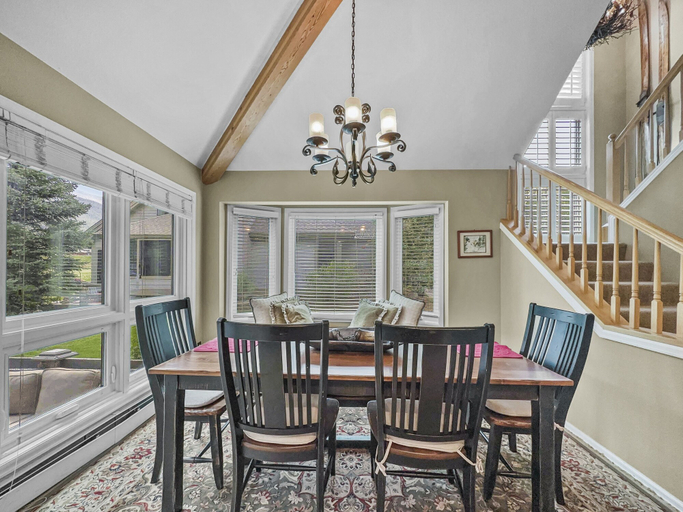 Dining 4, Private Dog Friendly Home Boasts Incredible Views - WD25 by RedAwning, Summit