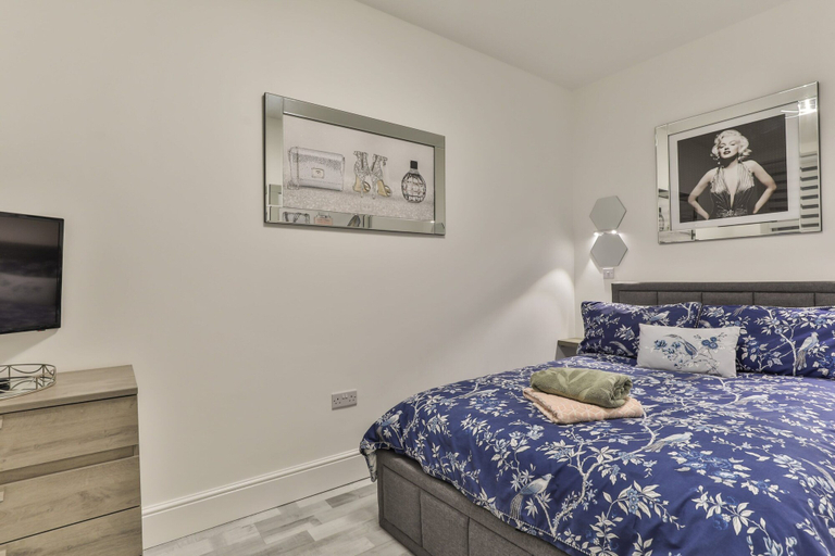 Bedroom, Tudor House Holidays - The Monroe for 2 People, North Yorkshire