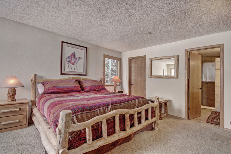 Room 2, 221 Cinnamon Ridge I 2 Bedroom Condo by RedAwning, Summit
