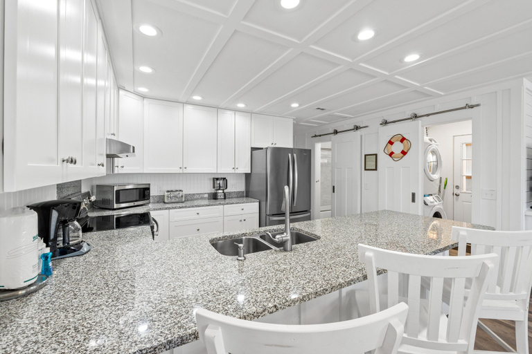 Food & Drinks, Bouy Friend By Book That Condo, Bay