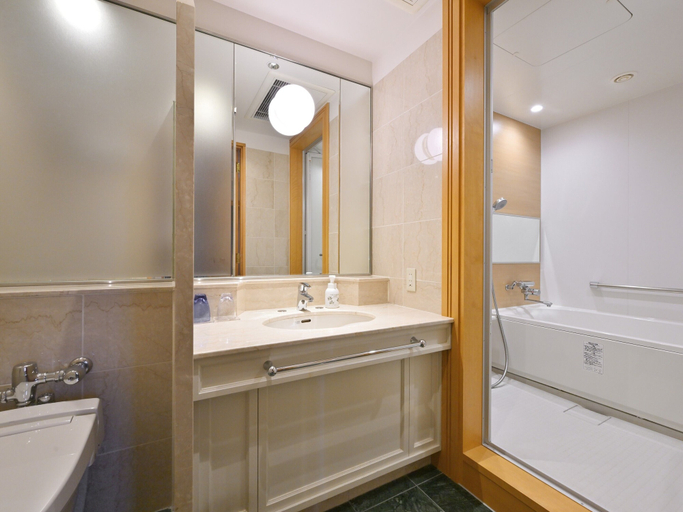 Bathroom 5, Takamatsu Kokusai Hotel, Takamatsu