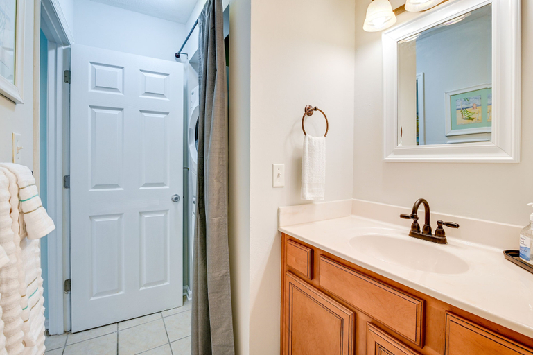 Bathroom 4, Cozy Myrtle Beach Getaway: 1 Block to Ocean!, Horry