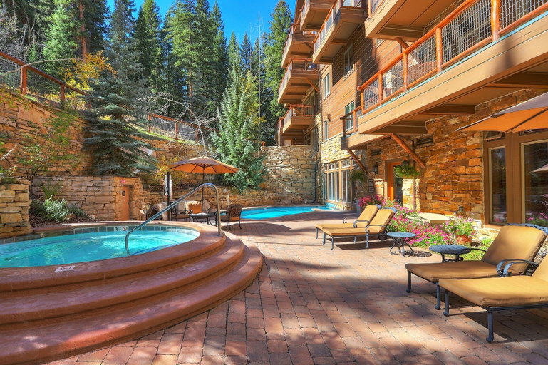 Outdoor spa tub 3, 3056 The Timbers 1 Bedroom Condo by RedAwning, Summit
