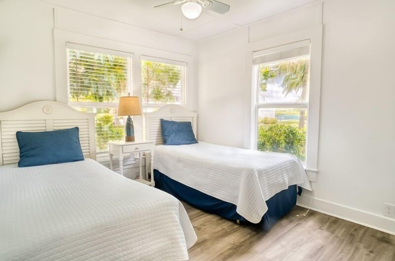 Bedroom 2, Baywatch Cottage 2 Bedroom Home by RedAwning, Lee
