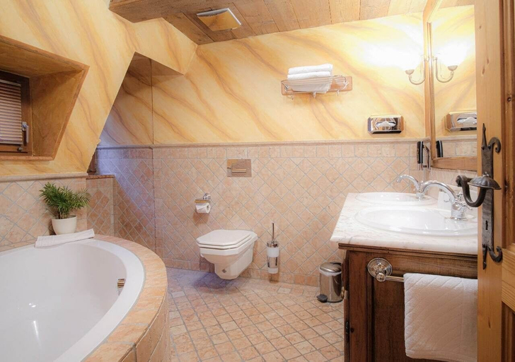 Bathroom 4, Hotel Gotisches Haus, Ansbach