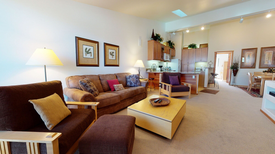 Living room 2, Snowcreek V 1005 2 Bedroom Townhouse by RedAwning, Mono