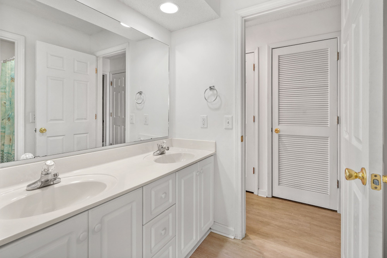 Bathroom 4, Shorehaven 16B by RedAwning, Horry