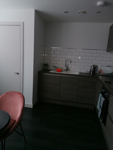 Others 5, 1-bed Apt Sleeps 2 With Free Parking, Sheffield