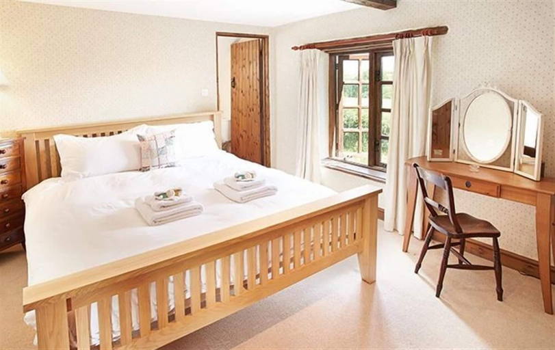 Room 3, Host Stay Tregaer Mill Barn, Monmouthshire