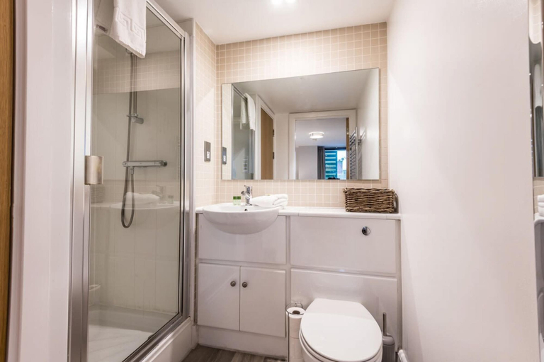 Others 4, Host Apartments Standish Street Living, Sefton