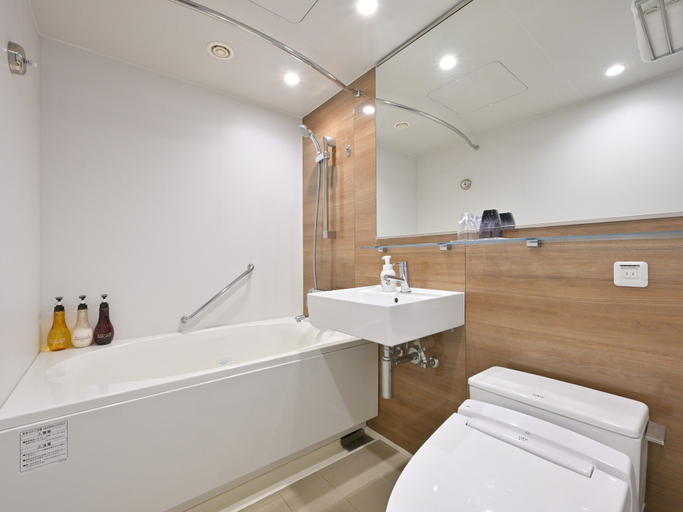 Bathroom 5, Takamatsu Kokusai Hotel, Takamatsu