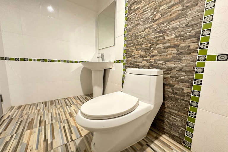 Bathroom 5, Tara Apartment, Muang Surat Thani