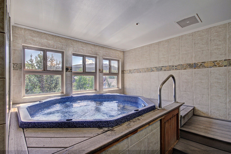 Indoor spa tub 3, Warm + Inviting 1br Winter Escape-perfectly Located Downtown 1 Bedroom Condo by RedAwning, Summit