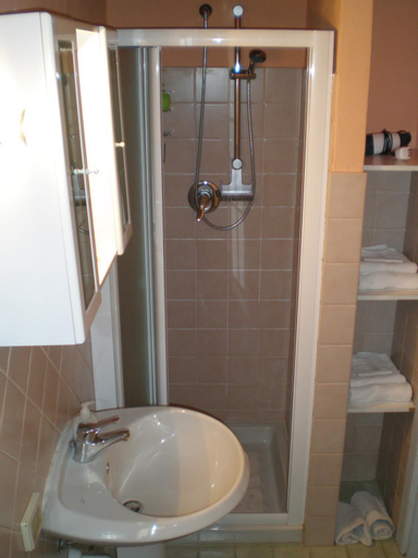 Bathroom 16