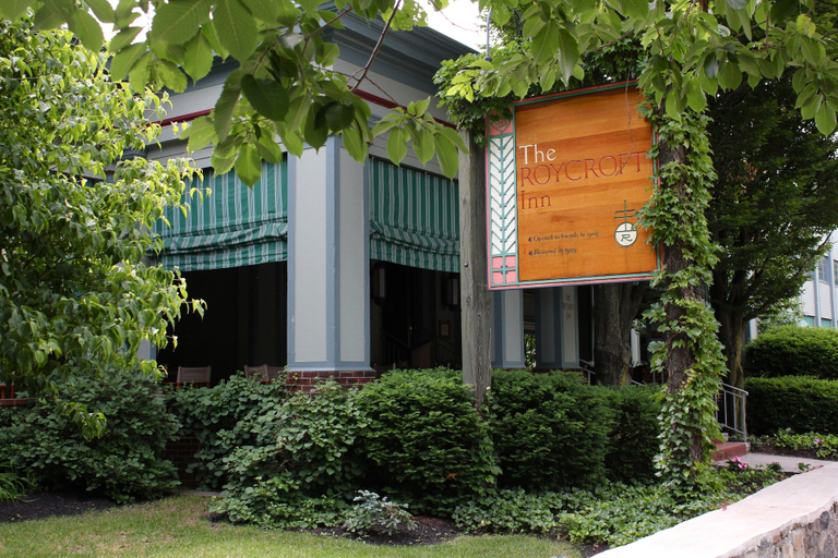 Exterior & Views 1, Roycroft Inn, Erie