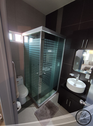 Bathroom 4, Hotel Casa Blanca & Suites, Tepatitlán de Morelos
