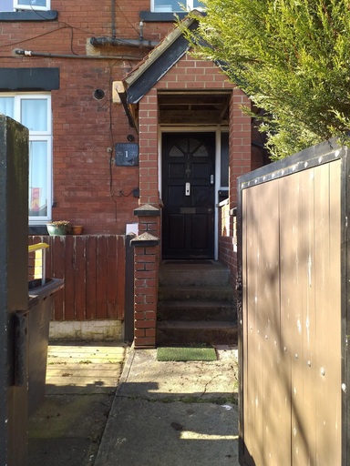 Exterior & Views 2, Charming 1-bed Studio in Leeds, Leeds