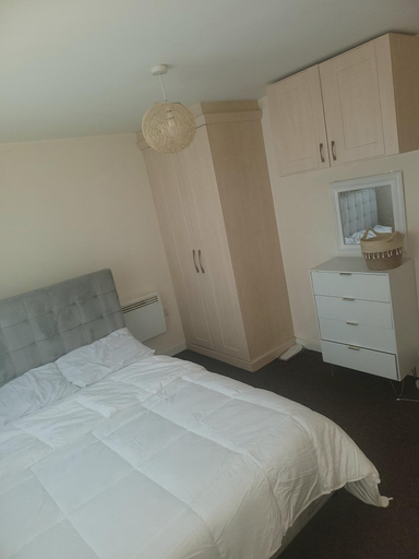 Bedroom 2, Jessie 2-bed Apartment in Luton Dunstable, Central Bedfordshire