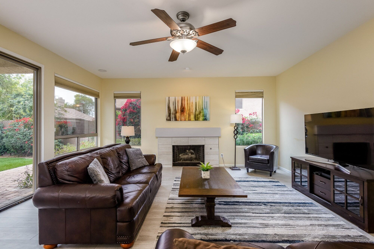 Living area 4, Casa Allegra 5 Bedroom Home by RedAwning, Maricopa