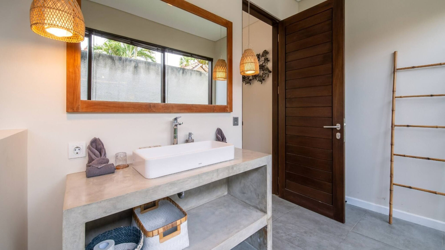 Bathroom 3, Chic Seminyak Retreat With Private Pool Haven, Badung