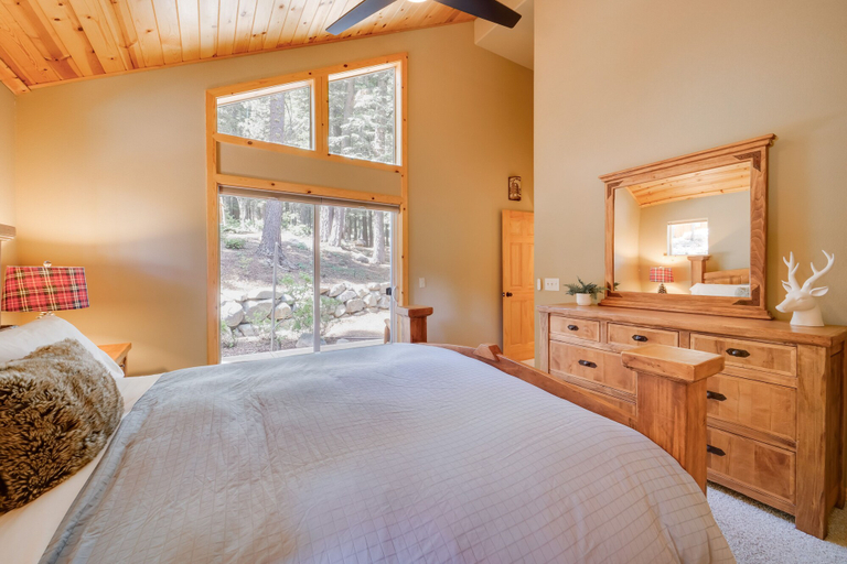 Bedroom 3, Tahoe Donner Mountain Cabin: Surrounded by Forest!, Nevada