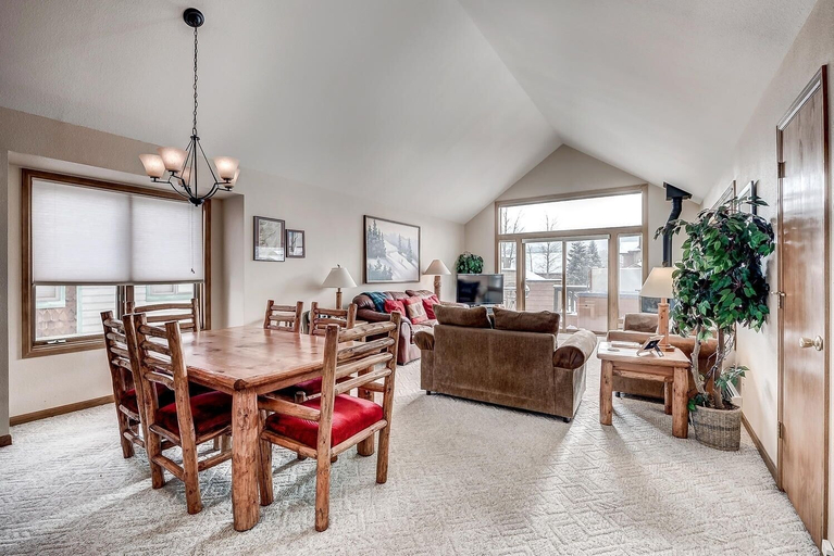 Dining 5, Pitkin Townhome - 704 3 Bedroom Townhouse by RedAwning, Summit