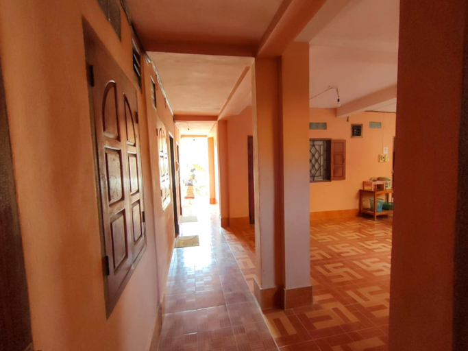 Others 5, phoulisack guesthouse, Ngoi