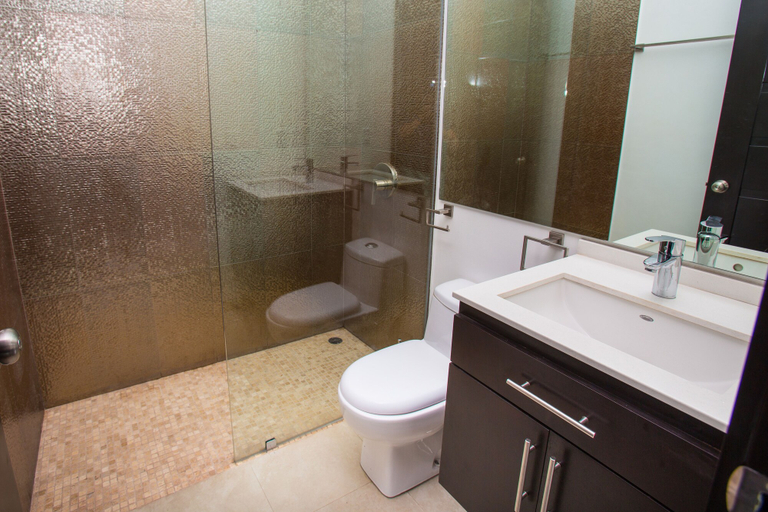 Bathroom, Bella Luna Beach House #227462, Roatán