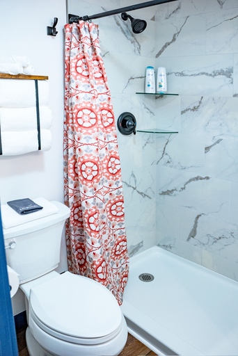 Bathroom 4, Hyland Hotel, Matanuska-Susitna