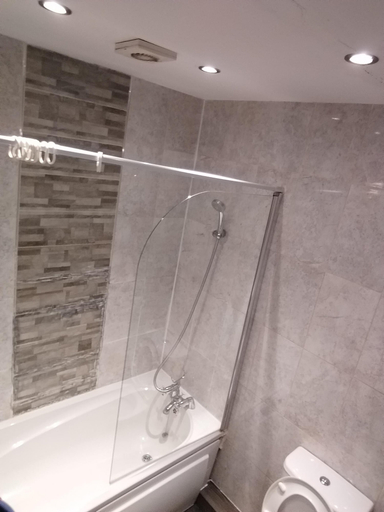 Bathroom 3, Charming 1-bed Studio in Leeds, Leeds