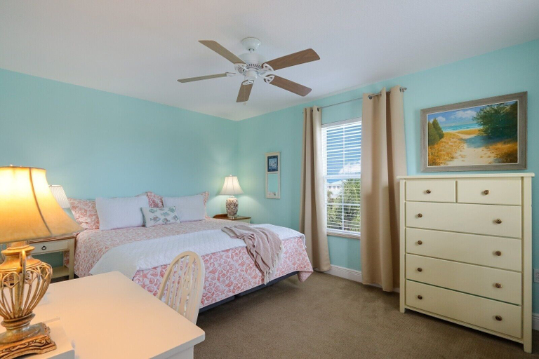 Bedroom 2, Sunkissed 3 Bedroom Townhouse by RedAwning, Manatee