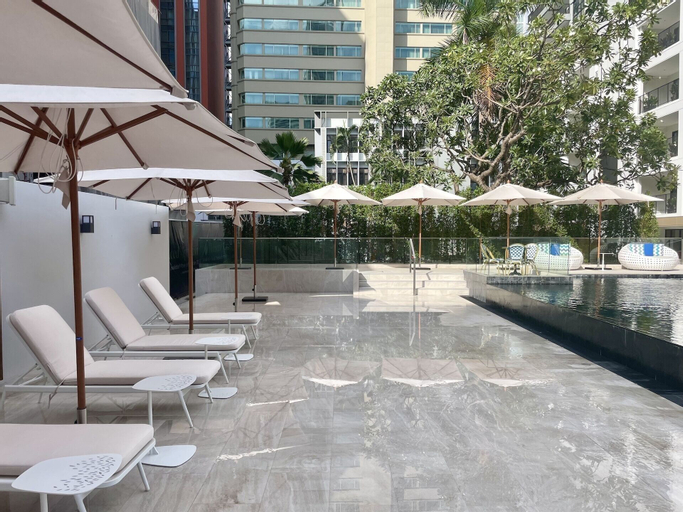 Exterior & Views 22