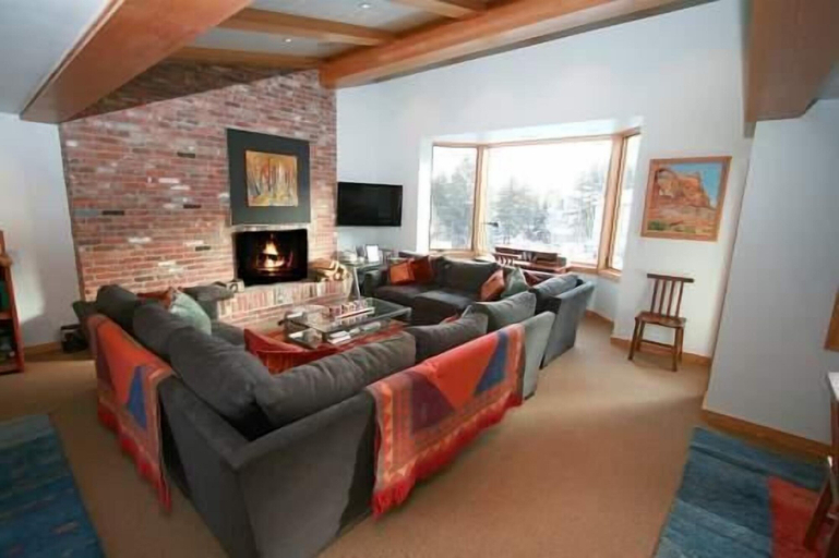 Interior, Condo with Vaulted Ceiling & Spectacular Mountain Views by RedAwning, Eagle