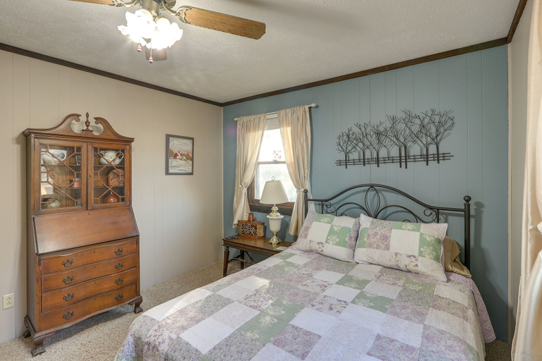 Bedroom 5, Serene Lakefront Getaway With Fire Pit & Grill!, Harper