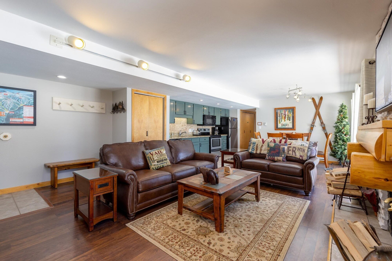 Living area, 1076 Wild Irishman 2 Bedroom Condo by RedAwning, Summit