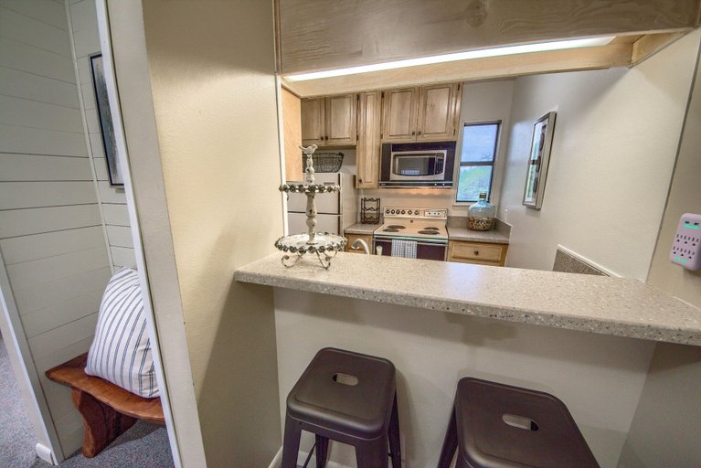 Private kitchen 2, River's Edge CWB206 by RedAwning, Comal