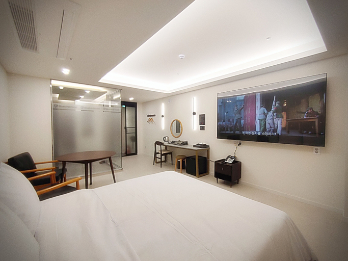 Others 5, Bluebird Hotel, Yeonsu