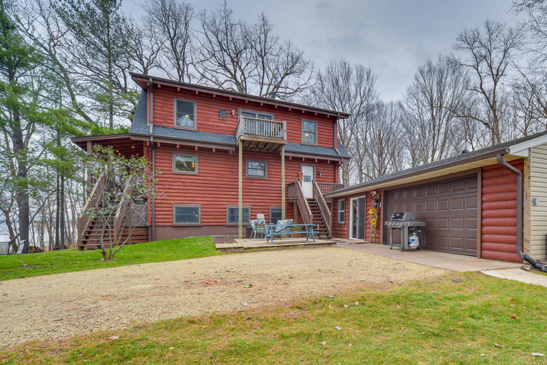 Exterior & Views 2, Modern Log Cabin w/ Rec Room, Steps to Lake!, Pine