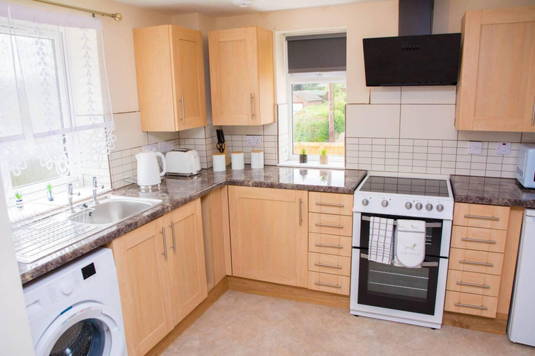 Others 4, Captivating 1-bed Apartment in Stroud, Gloucestershire