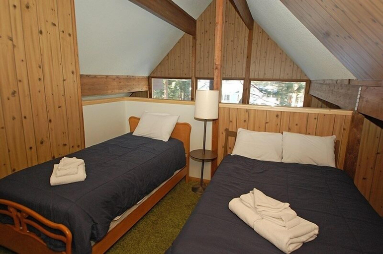 Room 4, 1116 Golden Bear 3 Bedroom Cabin by RedAwning, El Dorado