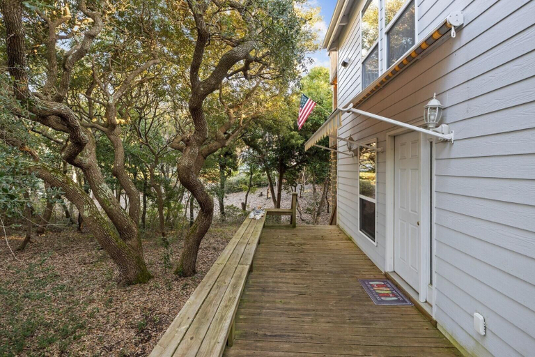 Terrace/patio 5, Dogwood Treehouse 4 Bedroom Home by RedAwning, Carteret