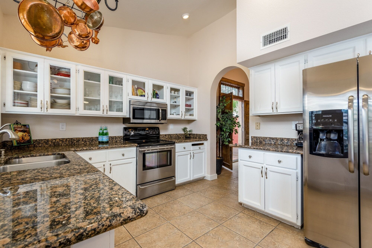 Private kitchen 3, Casa Willow 4 Bedroom Home by RedAwning, Maricopa